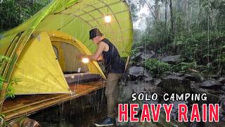 SOLO CAMPING HEAVY RAIN - SETTING UP A TENT ON THE RIVERBANK