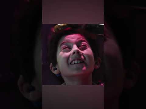 رجل ملثم يدخل ليقتل طفلين 😱