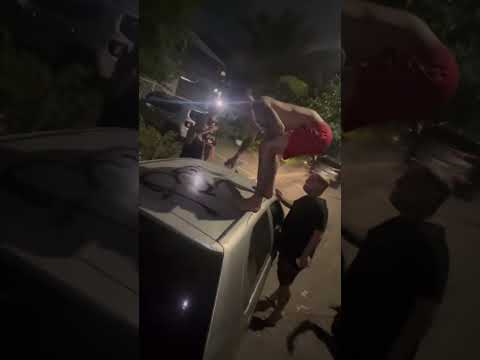 mcryansp mostrou resenha do mc poze do rodo assinando seu palio depois do jogo de futebol🔥💥
