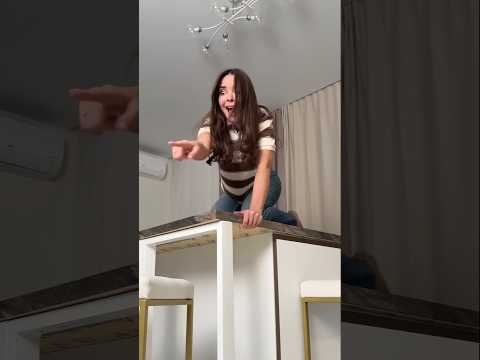 When the brave Jikki saved the mistress from the cockroach #youtubeshorts #viralshort