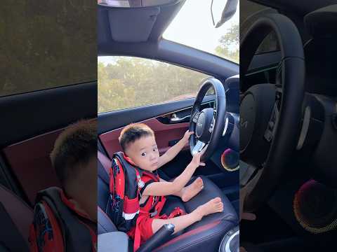 Thằng em 2 tuổi đòi mua ô tô tiền tỉ thì mới chịu đi học #shortvideo #funny #challenge