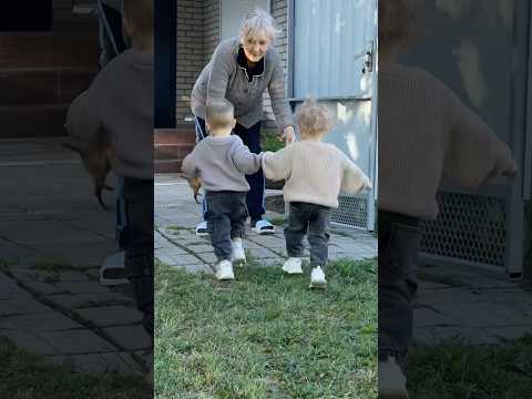 Каких детей привезли к бабушке и каких забрали 😂 #двойняшки #shortvideo #shorts #семья #топ #рек