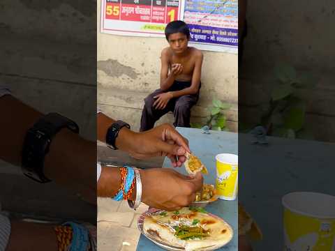 मासूम लड़के की हेल्प | khamoshi hai ek baja hai #trending #viral #helping #humanity #youtubeshorts