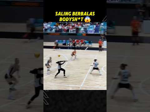 saling berbalas bodyshot 😱 Manisa VS Altinordu #megawatihangestri #ligavoliturki #volleyball