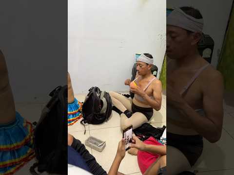 Cara Kedok Cantik memakai kostum