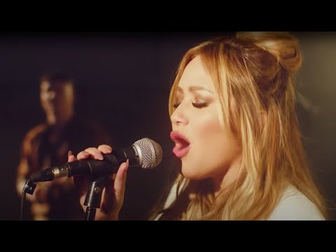 Emanero, Karina - No me digas que no (Official Video)