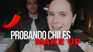 ¡Mi Novio Me Maquilla Mientras Nos Quemamos con Salsas Picantes! 🌶️🔥