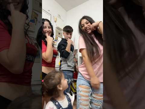 Chi è l’intruso?😂❤️#dailyshorts #familyvlog #baby