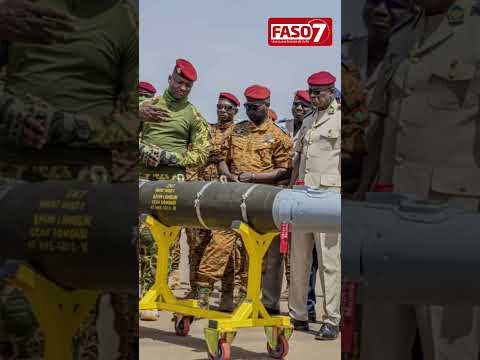 Le Capitaine Ibrahim Traoré remet une douzaine de drones à l'armée