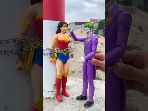 Spiderman saves girlfriend from Joker | Funny Toys