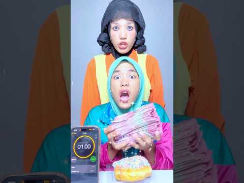 AKU DITEMBAK BONEKA SQUIDGAME!!! Gagal makan donat #shorts