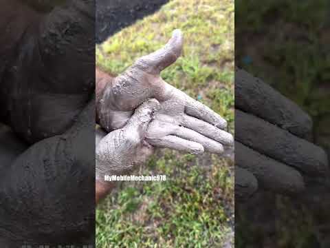 Ultimate handwashing hack. #automobile #mechanic #carrepair #carmaintenance