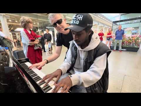 Unexpected Classical Piano Jam Raises The Tone