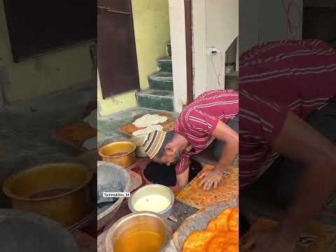 Special Kesar Sheermal Of Lucknow #indianstreetfood #shorts