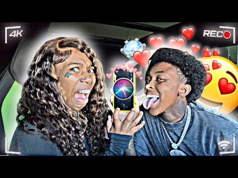 MAKING SIRI FLIRT WITH ME 😍 INFRONT OF MY GIRLFRIEND 😡😱 * HILARIOUS*