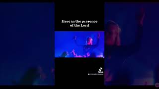 Great worships songs: Here in the presence by Elevation Worship.