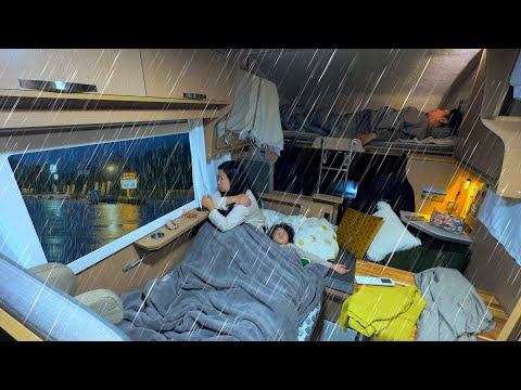 車内に雨音響く大雨の旅夜｜「日本で最も美しい村」で過ごす1日