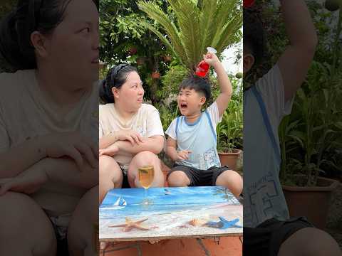 Hai mẹ con trêu trọc nhau siêu dễ thương 😂😱👶🏻♥️👴 #shorts #cute