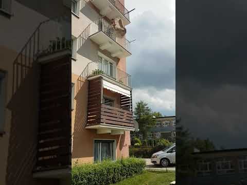 Moher z okna atakuje / Latające meble #shorts