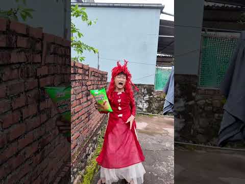 Cô bé làm mẹ sợ hãi | The girl scared his mother #shorts