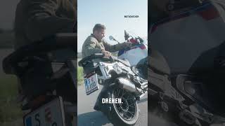 300 KG MOTORRAD ÜBER DEN SEITENSTÄNDER DREHEN