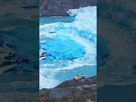 OMG! Iceberg unveiling HUGE underwater Mass! ?