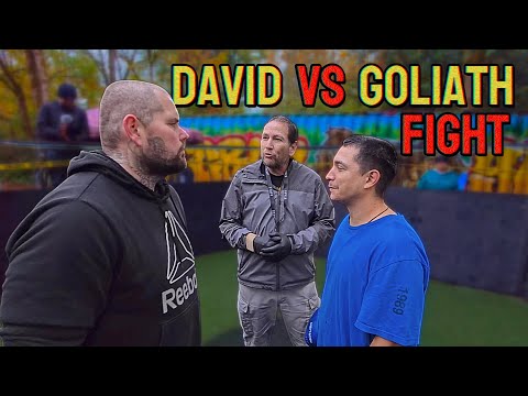 David vs Goliath Fight : Flaming Sword vs Smasher Lok