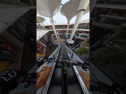 Alışveriş Merkezinde Bisiklet Yarışı 🚀