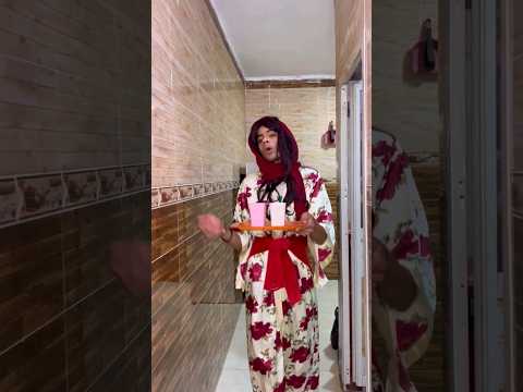 لما اختك تشوفك بتشرب سجاير انتا وقريبك😂😂
