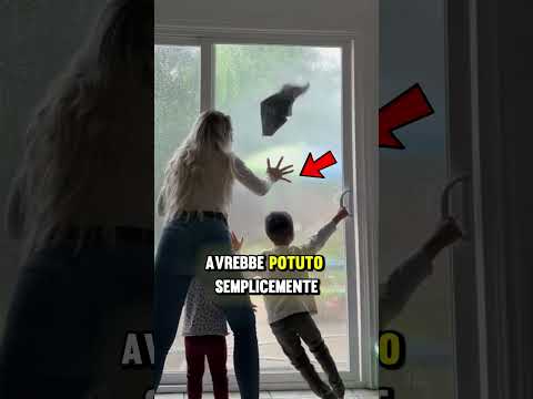 La casa di questa famiglia è stata colpita da un uragano😨
