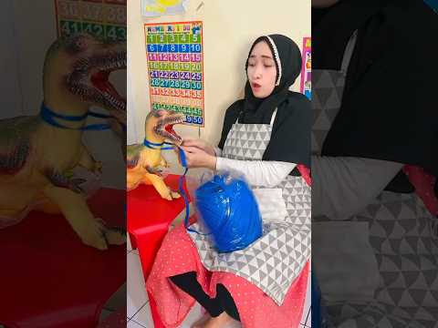MAMAH MINTANYA PISAU DIAMBILINYA GUNTING