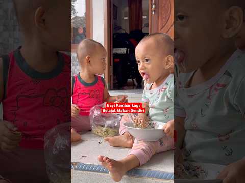 Masya Allah !! Bayi Kembar Belajar Makan Sendiri #sorotanpublik #melahirkan #bayilucu #bayikembar