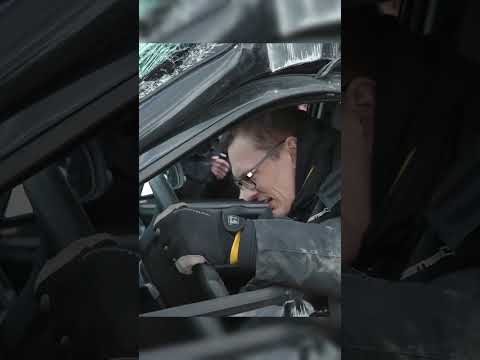 НАШ УАЗ ПАТРИОТ ПРОТИВ СТОЛБА