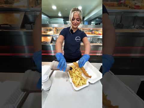 😔‼️ANGRY Chippy Worker!!!!!! 🔥😣