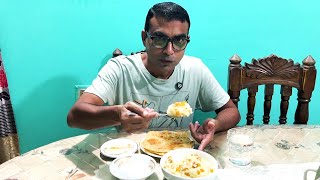সরের ঘি দিয়ে ভাজা পরোটা সুজির হালুয়া সকালের নাস্তায়