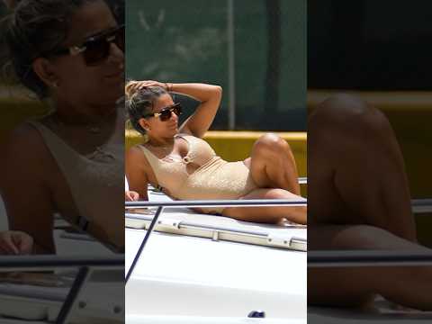 ☀?Playful Beauty Posing for the Camera!?? | Miami River | Miami Boats. ✨?
