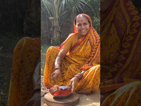 घरगुती पद्धतीने बनवा कुंकू #आपलीआजी #youtubeshorts #shorts #ytshorts