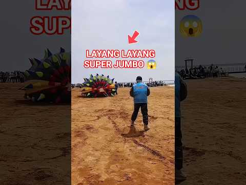 Bukan Main! Layang-Layang Raksasa Ini Bikin Semua Orang Melongo! 😱 #shortvideo #infounik #vidioviral