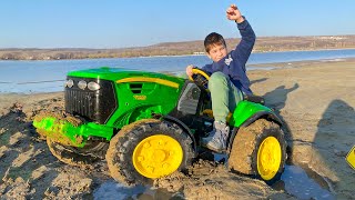 Stuck Tractor? Time to Help and Save the Day!