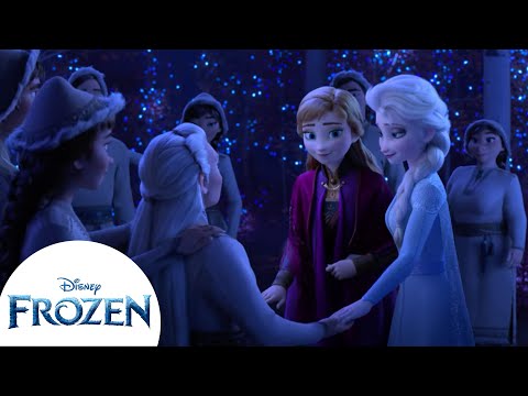 Elsa y Anna Conocen a la Gente del Sol | Frozen