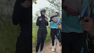 Ngapain naik gunung, meningan rebahan di rumah #shorts