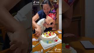 祝我家小侄子生日快乐哟，又长大一岁啦， 愿你笑口常开，快乐常伴左右，未来无限可能等你探索
