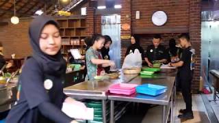 Rumah Makan Alas Daun , Bandung Indonesia