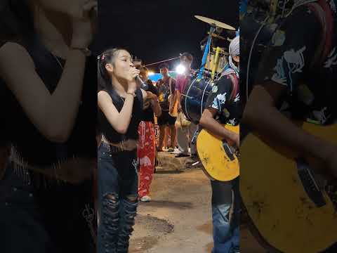 เดินกินถิ่นนาจอมเทียน❤️🥰🙏 #กีต้าร์สิริขวัญ #guitarsirikwan #สมปองปั้นน้อง #ร้องสด