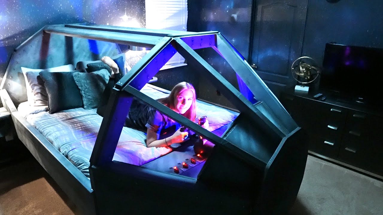 We Stayed At A Star Wars Themed Vacation Home, Slept In The Millennium Falcon & Made Ronto Wraps! The Tim Tracker