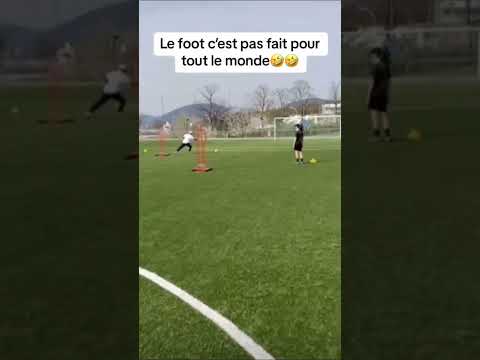 L'entraineur est à bout 😭😂 #reel #pourtoi #foot