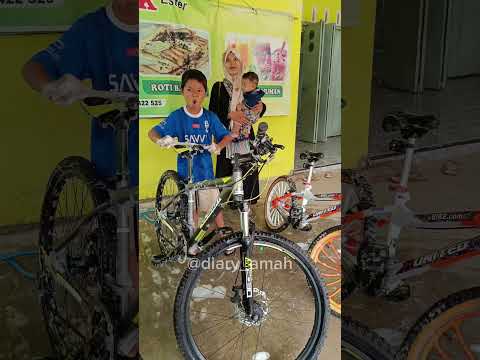 Merawat sepeda dengan mencuci bersih #shorts