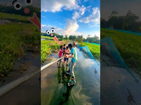 "স্কেটিং করতে গিয়ে জলের ফাঁদে পড়লাম 😲 ছোট্ট বাচ্চারা বাঁচালো আমাকে! #skating #skater