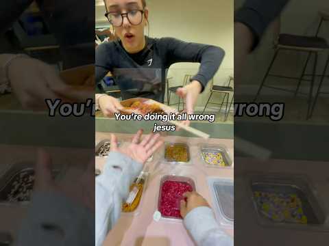 She took “make your own” to another level 😱😱 #wafflewands #waffleshop #food