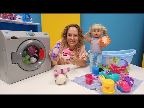 Spielspaß mit Nicole und Baby Born - Wir waschen Pippas schmutzige Spielsachen - Plüschspielzeug